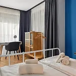 Center Artistic Nest Apartment *
