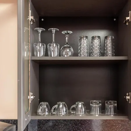 아파트 Top Center Artistic Nest 바르나