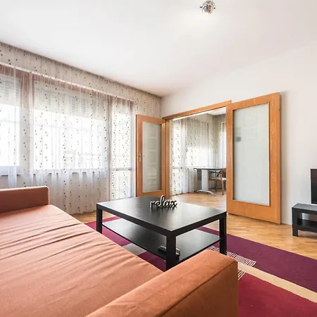 Top Center Artistic Nest *