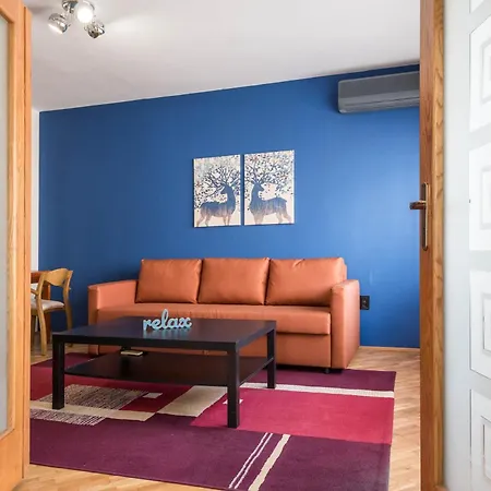 Center Artistic Nest Apartment *