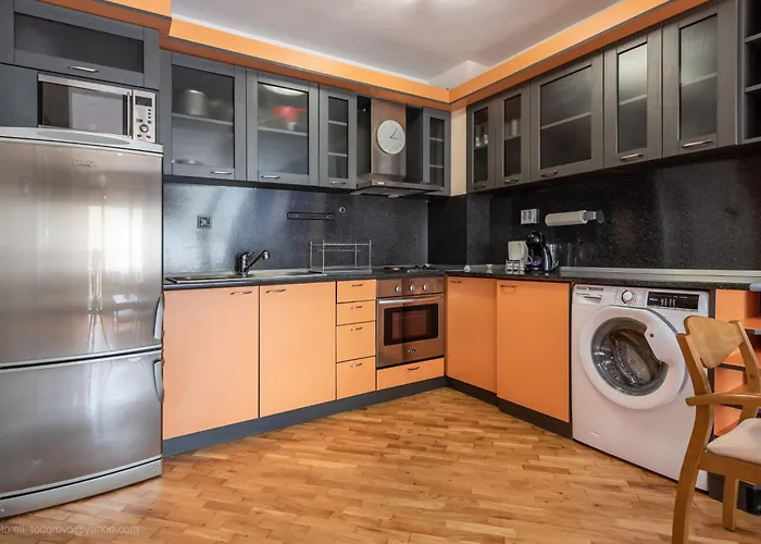 Apartment Center Artistic Nest Warna