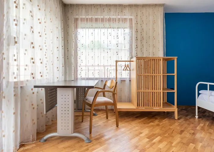 Apartment Center Artistic Nest Warna