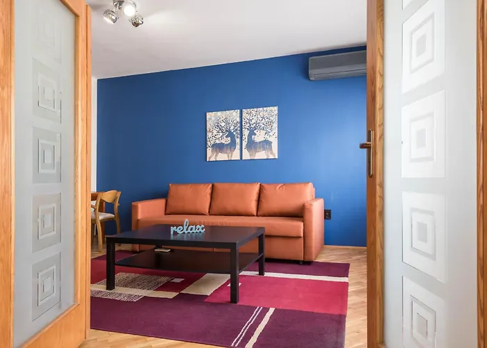 Center Artistic Nest Apartment *