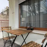 Apartment Center Artistic Nest *