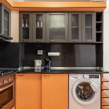 Апартамент Burov - Artistic In The Heart Of Suitable For Up To 4 Guests