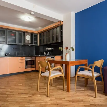 Apartment Burov - Artistic In The Heart Of Suitable For Up To 4 Guests