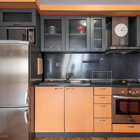 Burov - Artistic In The Heart Of Suitable For Up To 4 Guests