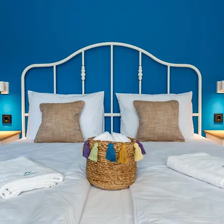 Апартамент Burov - Artistic In The Heart Of Suitable For Up To 4 Guests