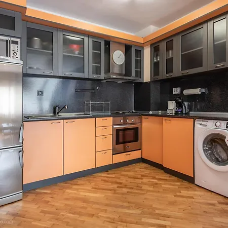 Apartment Burov - Artistic In The Heart Of Suitable For Up To 4 Guests Varna