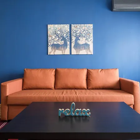 Апартамент Burov - Artistic In The Heart Of Suitable For Up To 4 Guests *