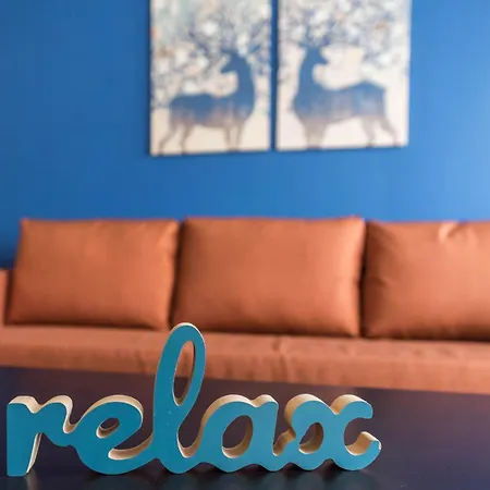 Апартамент Burov - Artistic In The Heart Of Suitable For Up To 4 Guests Варна