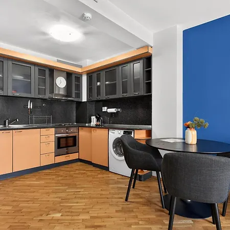 Apartment Center Artistic Nest